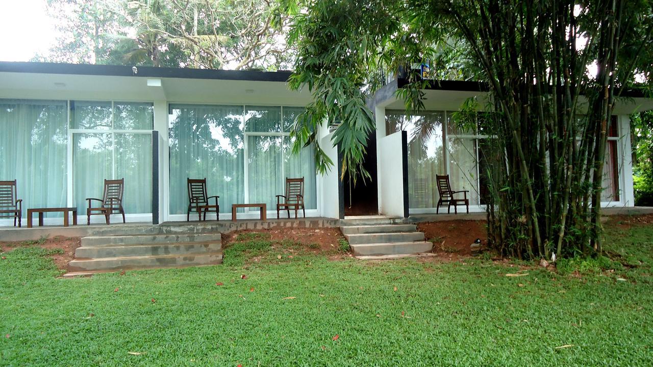 Bridge Hotel Negombo Kimbulapitiya Экстерьер фото